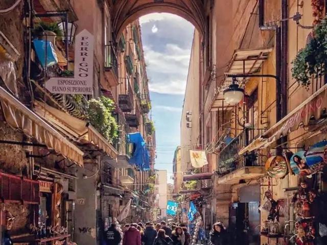 La Casetta In Centro Наполи Екстериор снимка